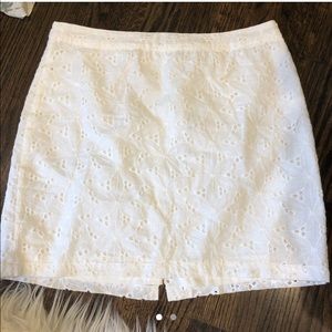 Adorable white laced skirt